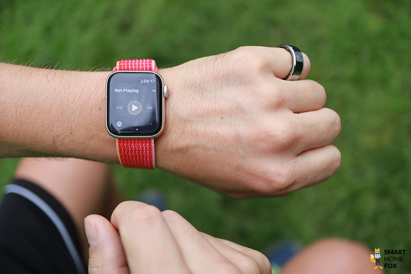 Вы можете увидеть функцию прослушивания музыки на Apple Watch SE.